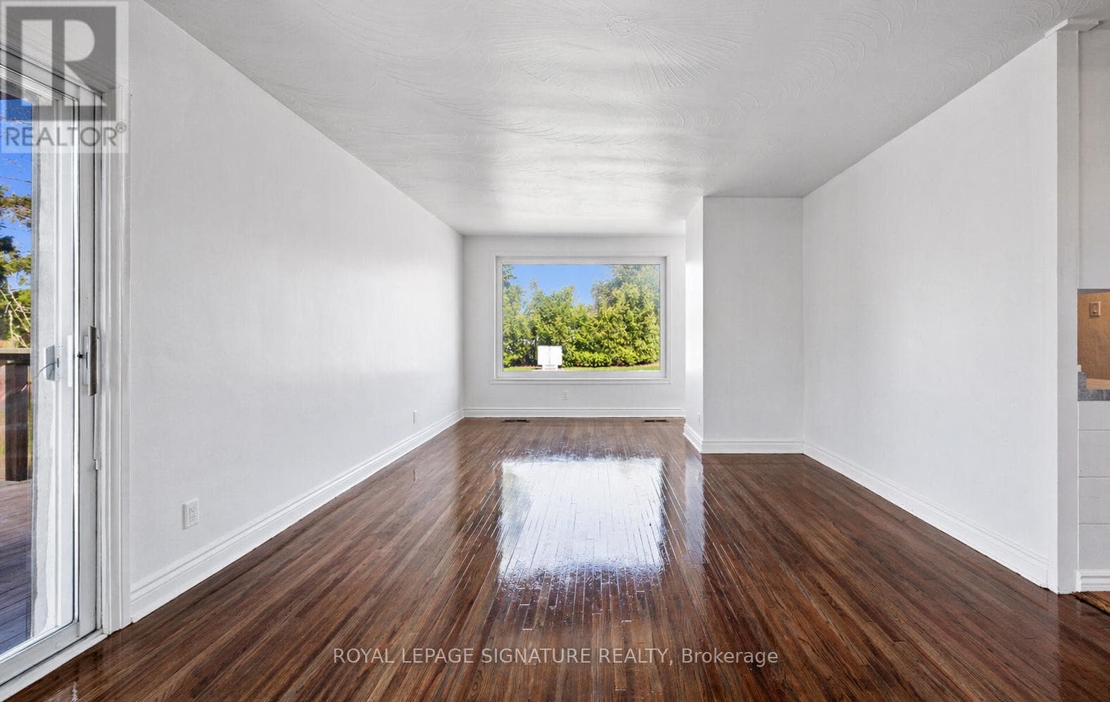 1003 WARDMAN CRESCENT photo 4