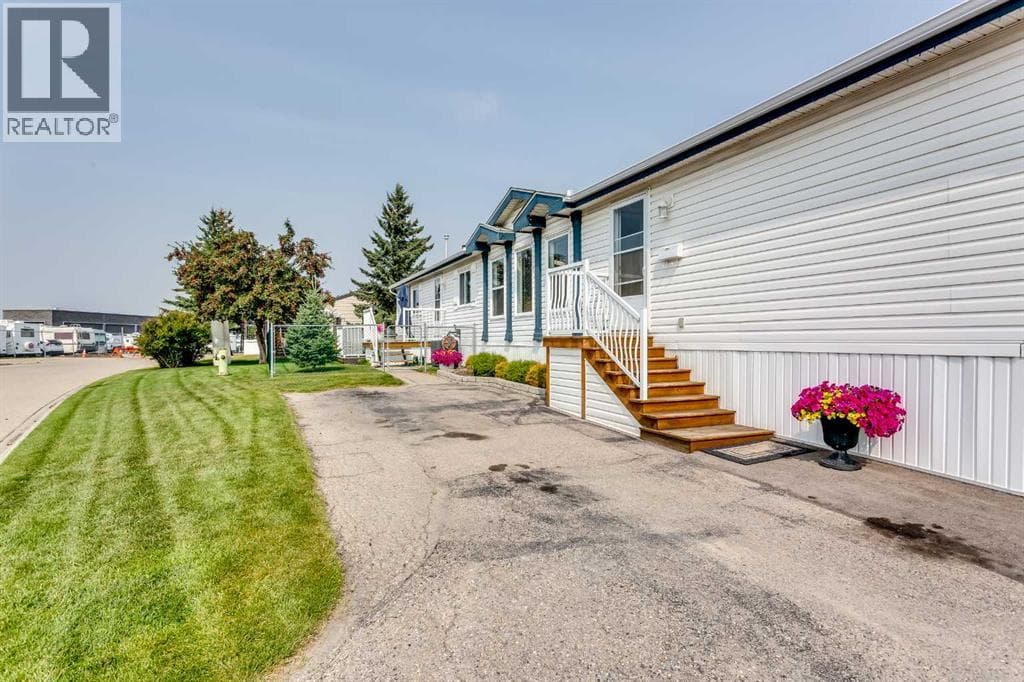 287, 99 Arbour Lake Road NW photo 2