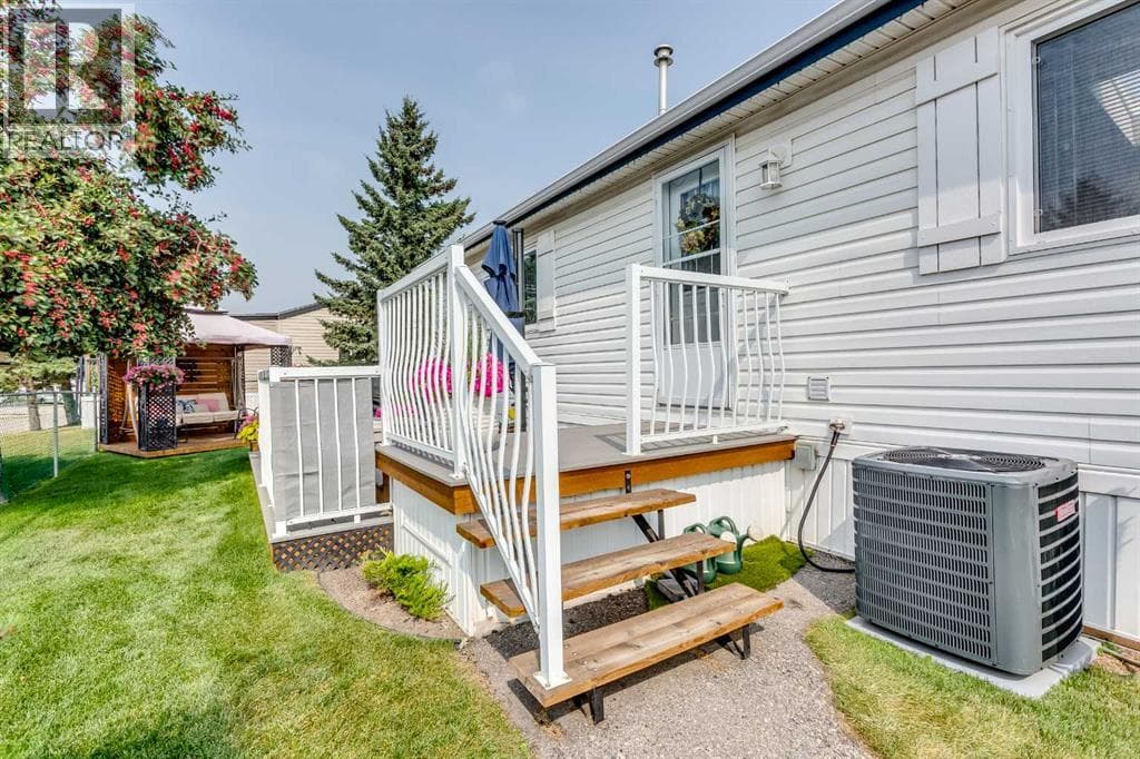 287, 99 Arbour Lake Road NW photo 4