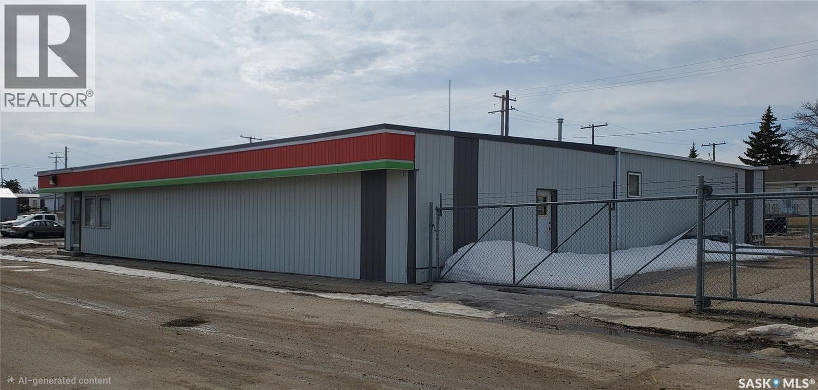 102 Railway AVENUE N photo 3