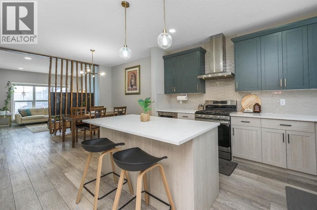 2049 Cobblespring Avenue SW photo 4