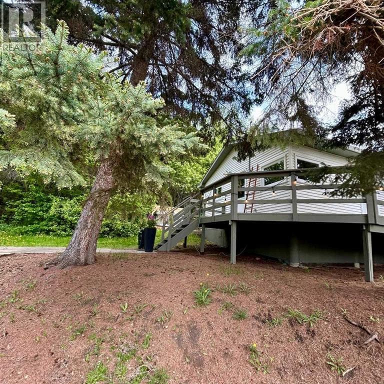 114 Red Wing Crescent photo 2