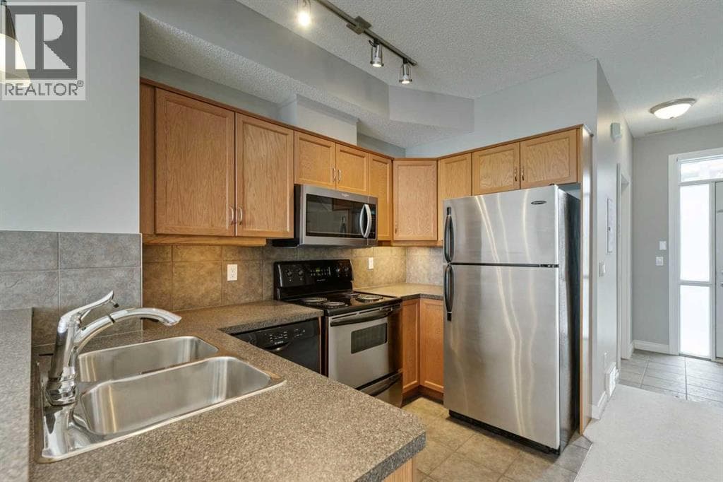 14, 133 Rockyledge View NW photo 4