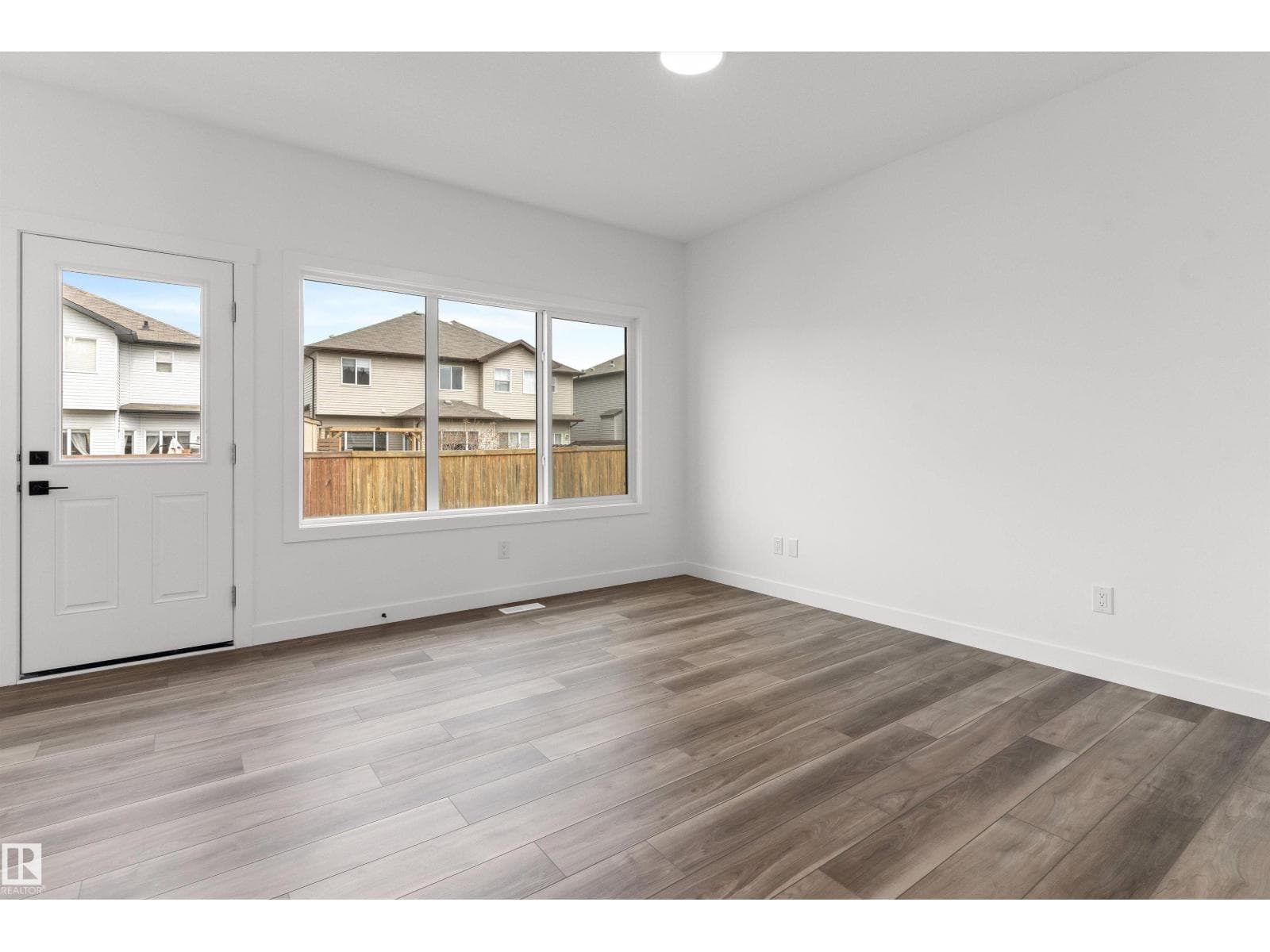 1192 SOUTH CREEK WD — photo 3