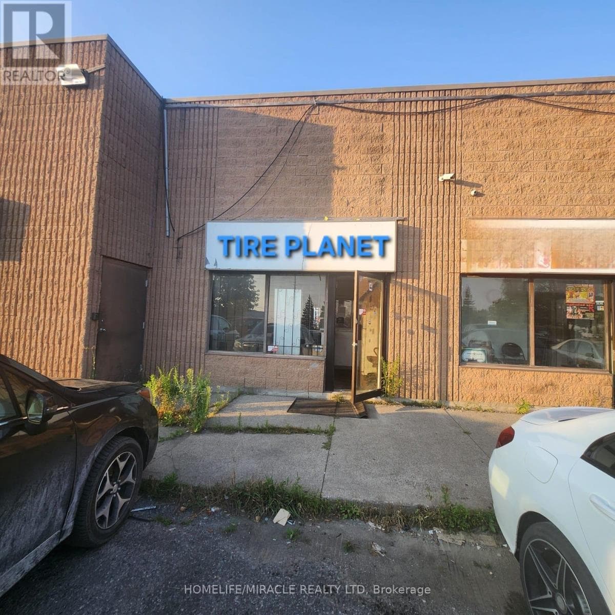 4 - 6720 HIGHWAY 7 photo 3