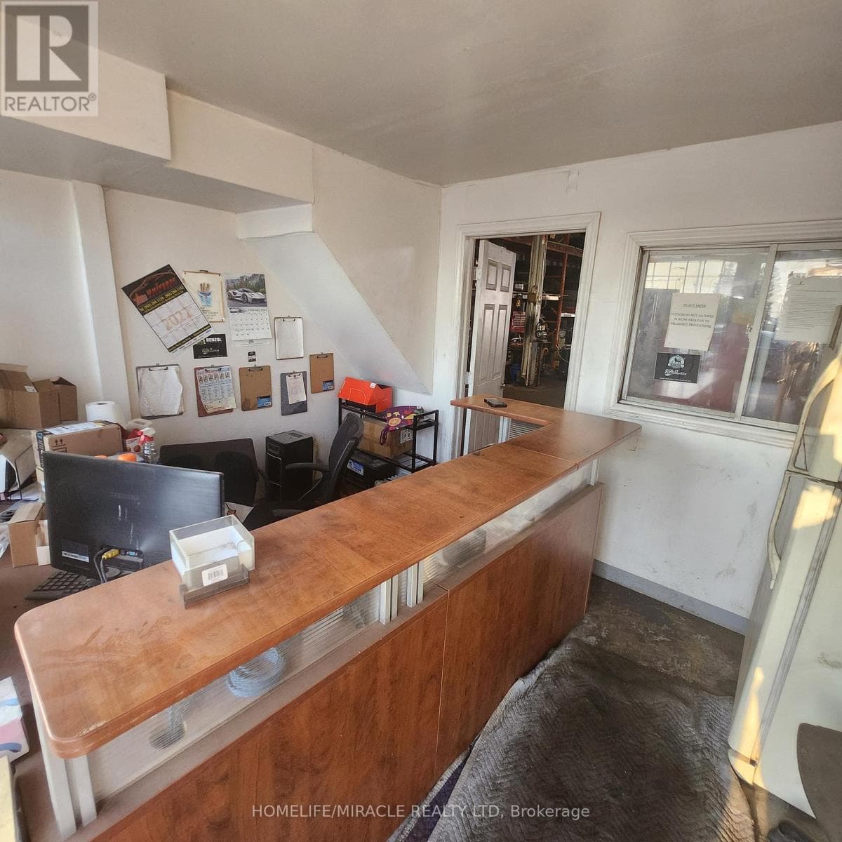 4 - 6720 HIGHWAY 7 photo 4