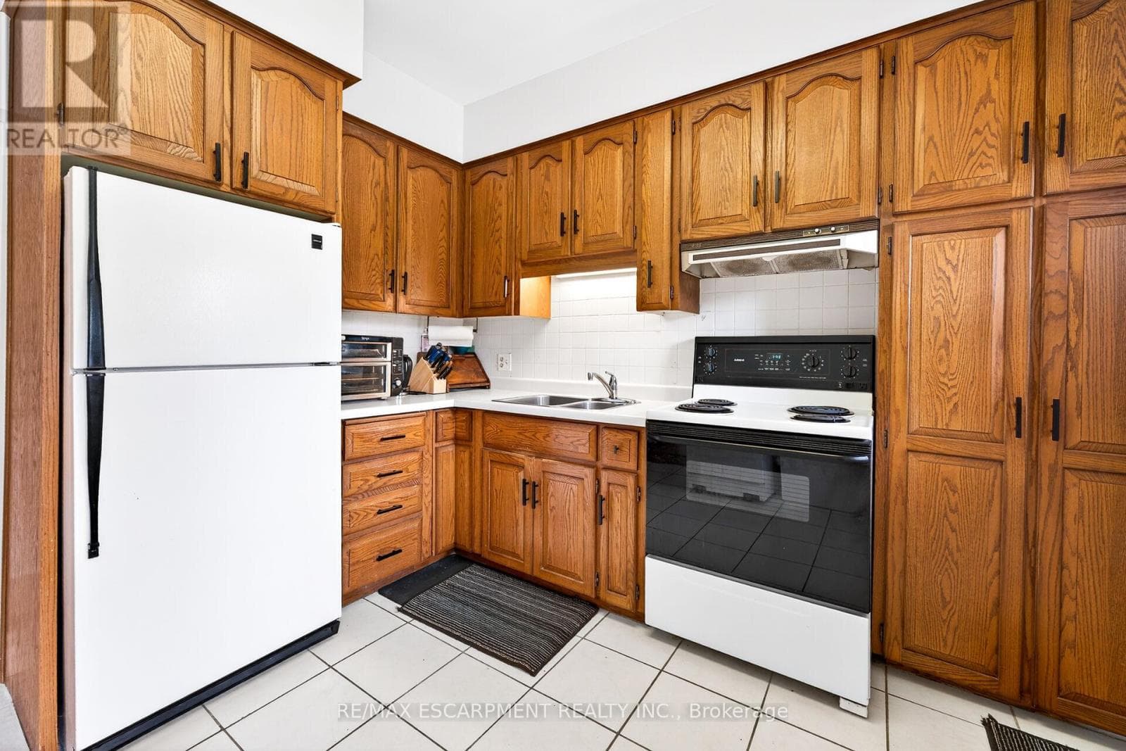 188 PARK ROW S photo 4