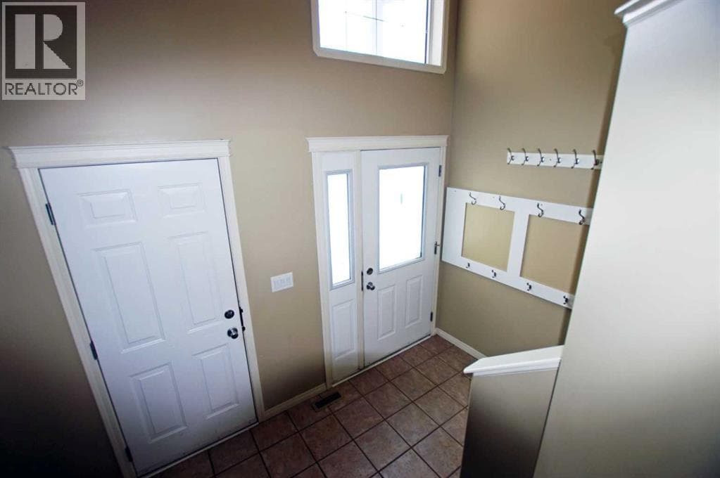 10660 125 Avenue photo 2