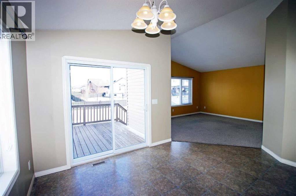 10660 125 Avenue photo 4