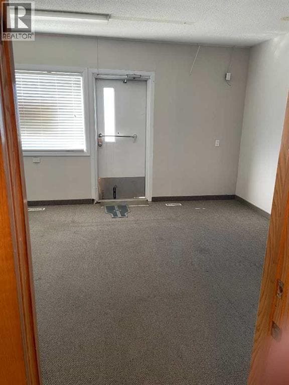 228 Centre Street NE photo 5