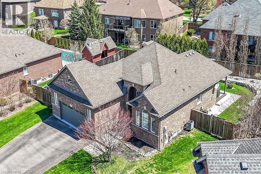 19 LAMPMAN Drive photo 2