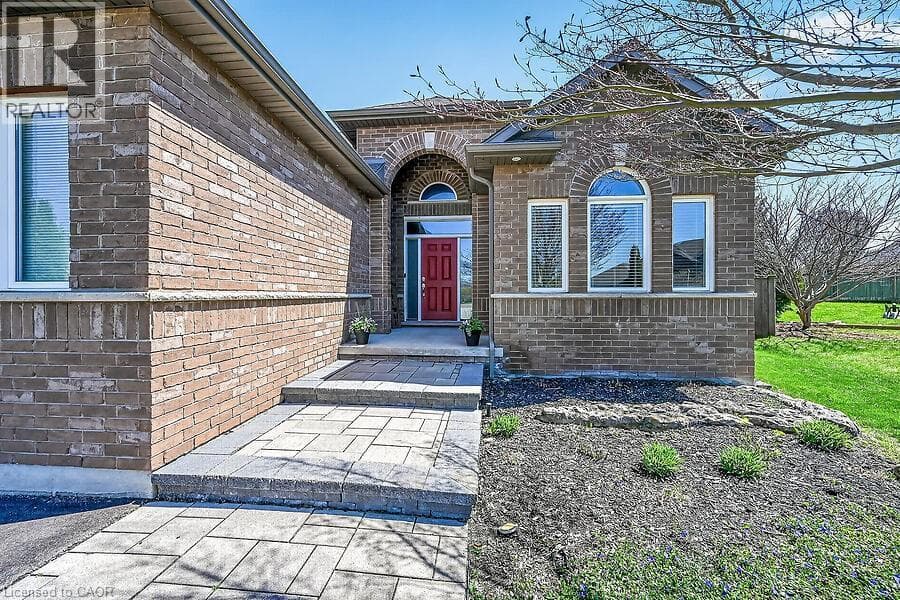 19 LAMPMAN Drive photo 4