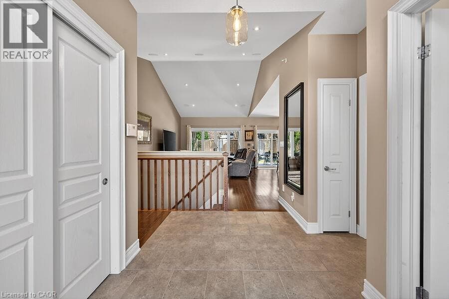 19 LAMPMAN Drive photo 5