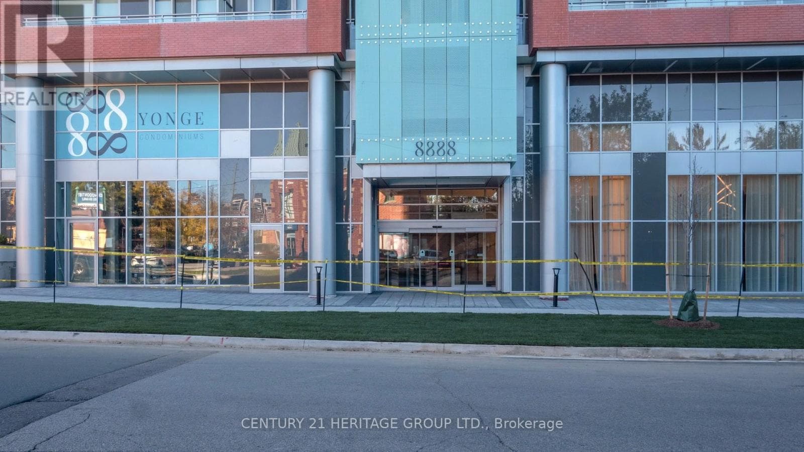 1205 - 8888 YONGE STREET photo 2