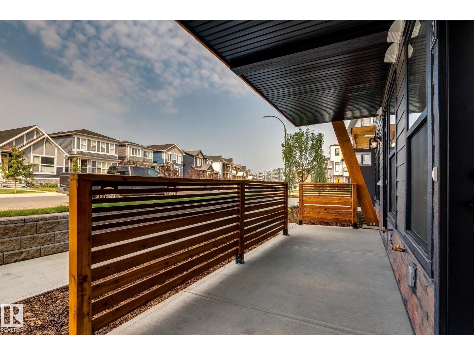 #43 16231 19 AV SW — photo 2