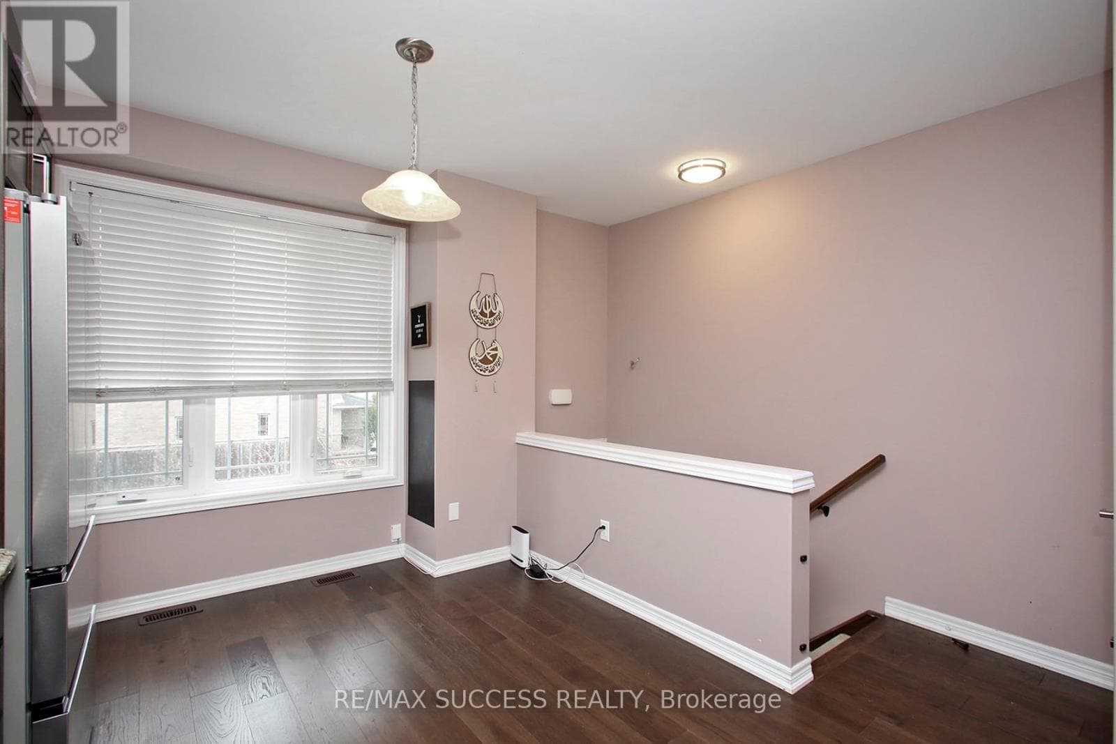 47 EDENROCK DRIVE photo 3