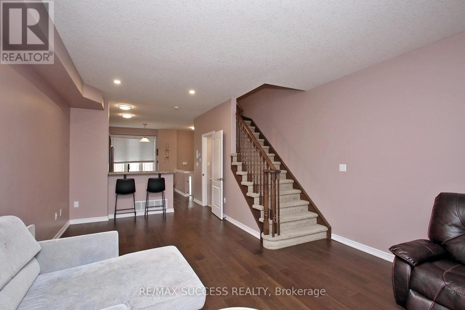 47 EDENROCK DRIVE photo 4