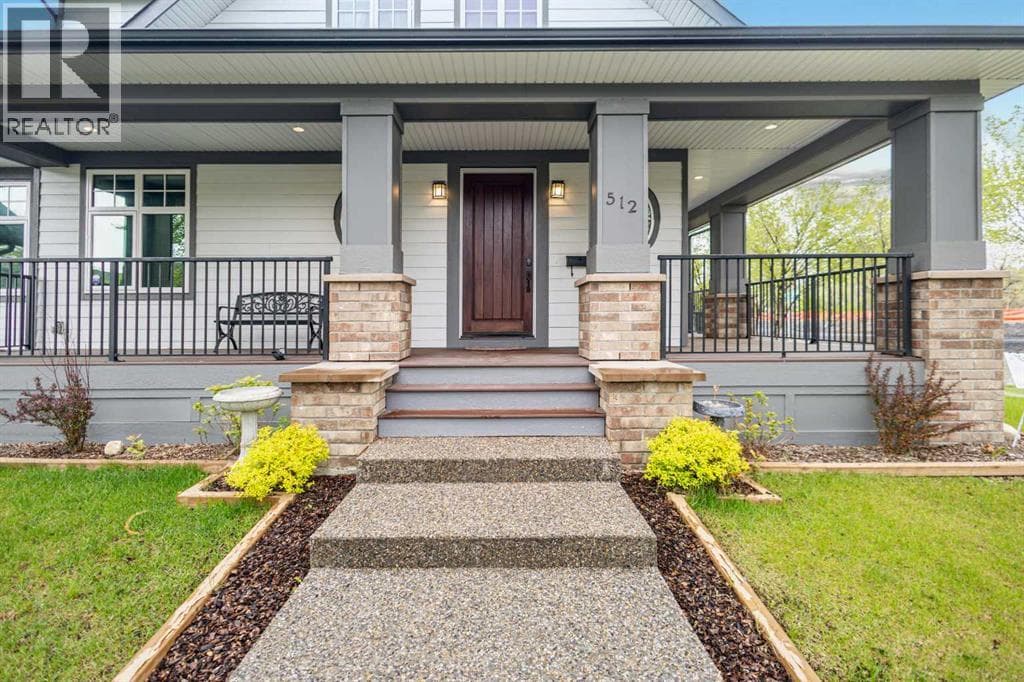 512 Memorial Drive NW photo 3