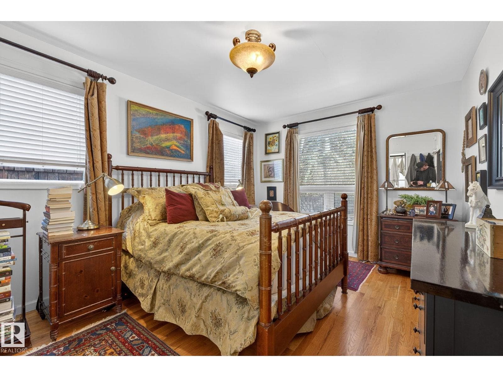 10235 134 ST NW NW photo 5