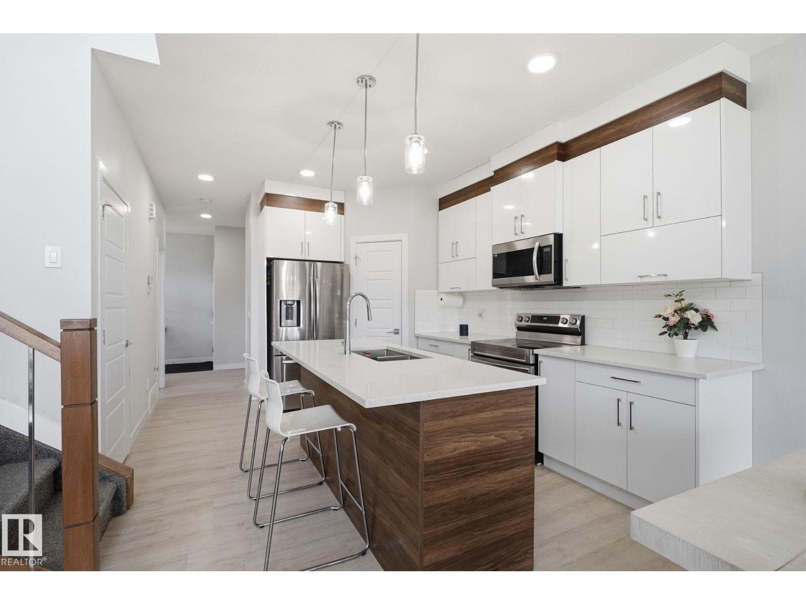 526 KLEINS CO — photo 4