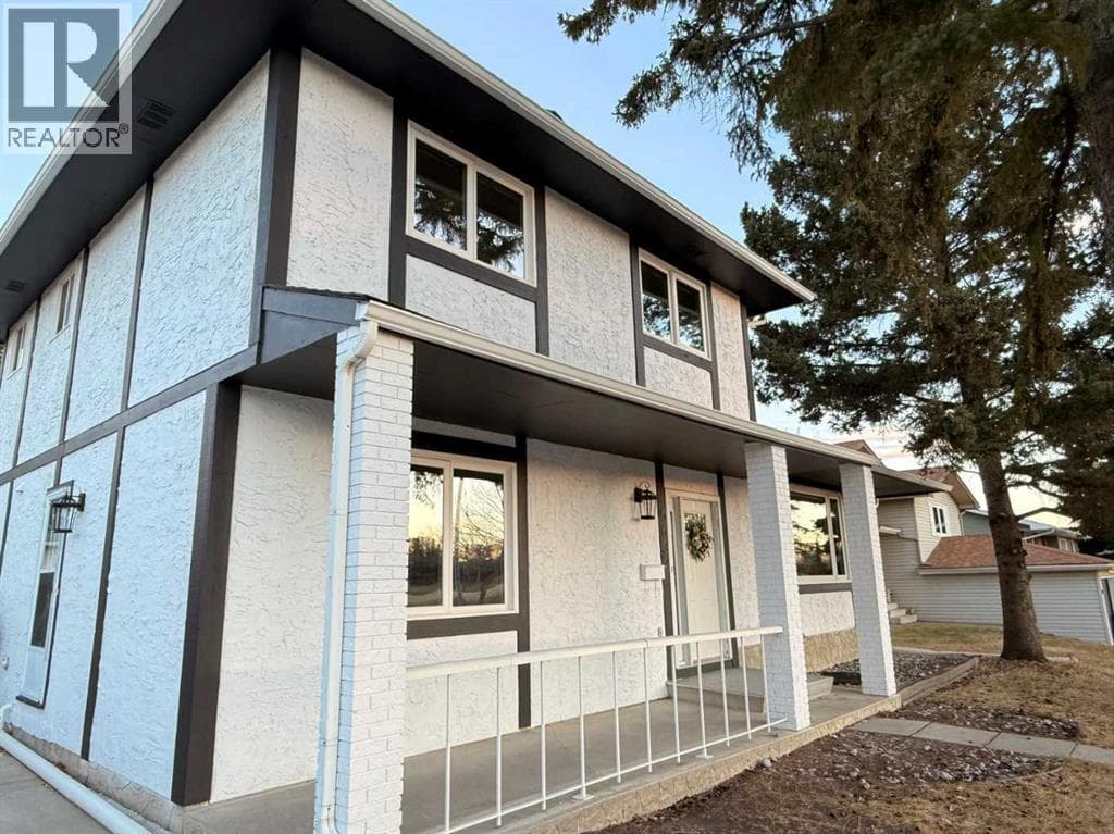 5632 dalhousie Drive NW — photo 2