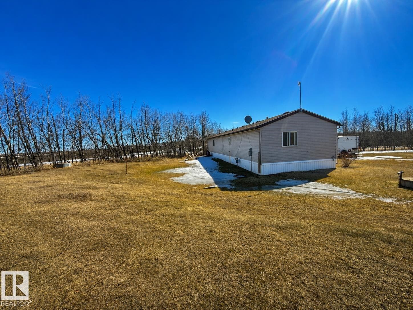 4703 51 AV photo 3