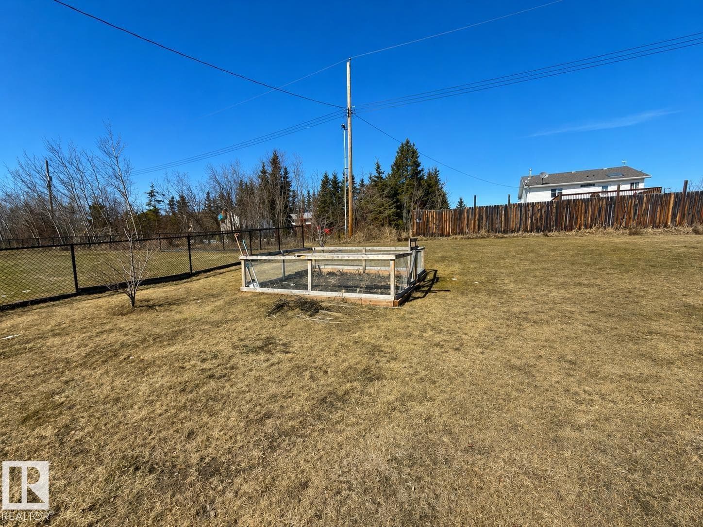 4703 51 AV photo 4
