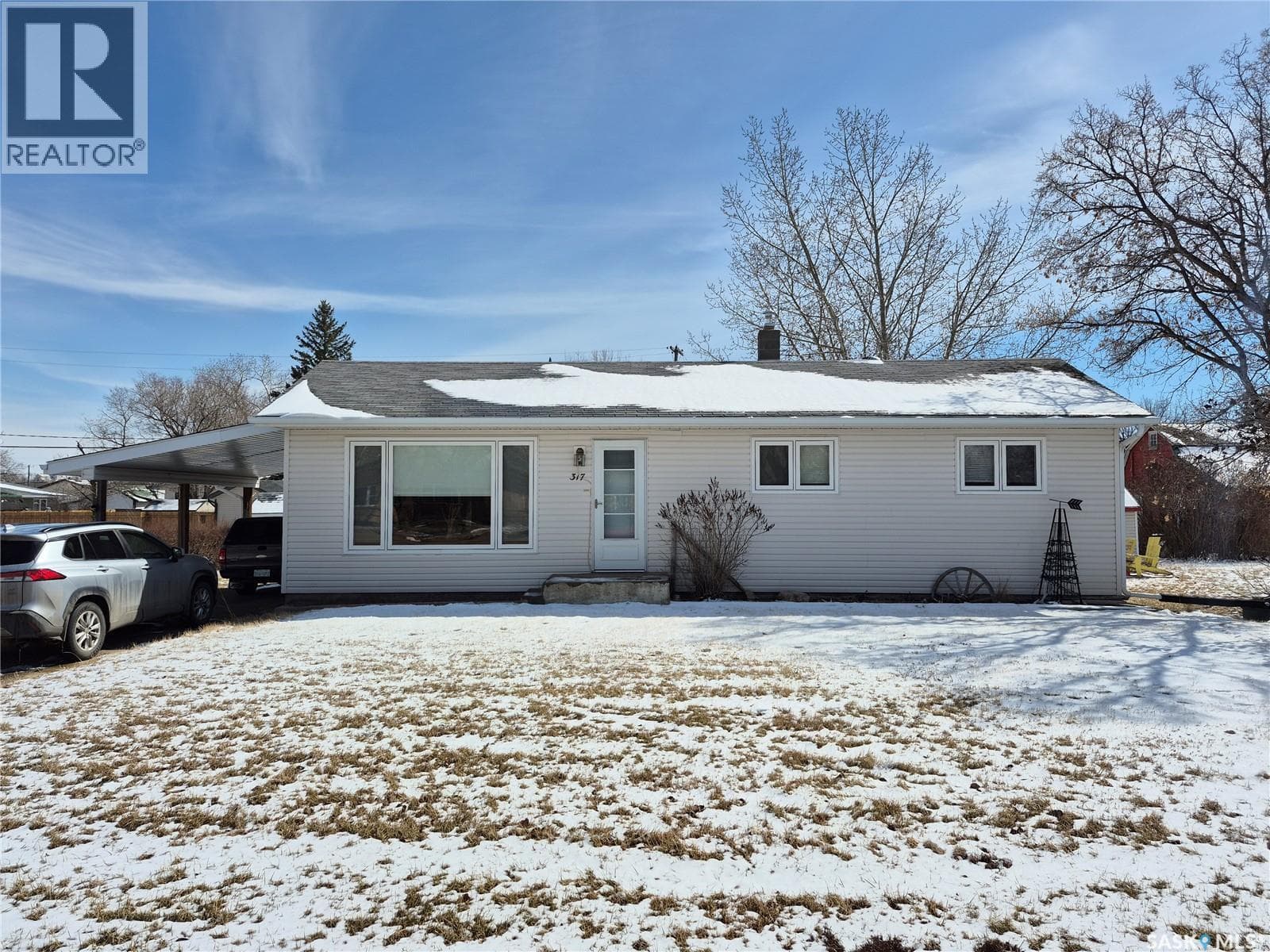 3 bed 2 bath single family at 317 2nd STREET W — $185,000