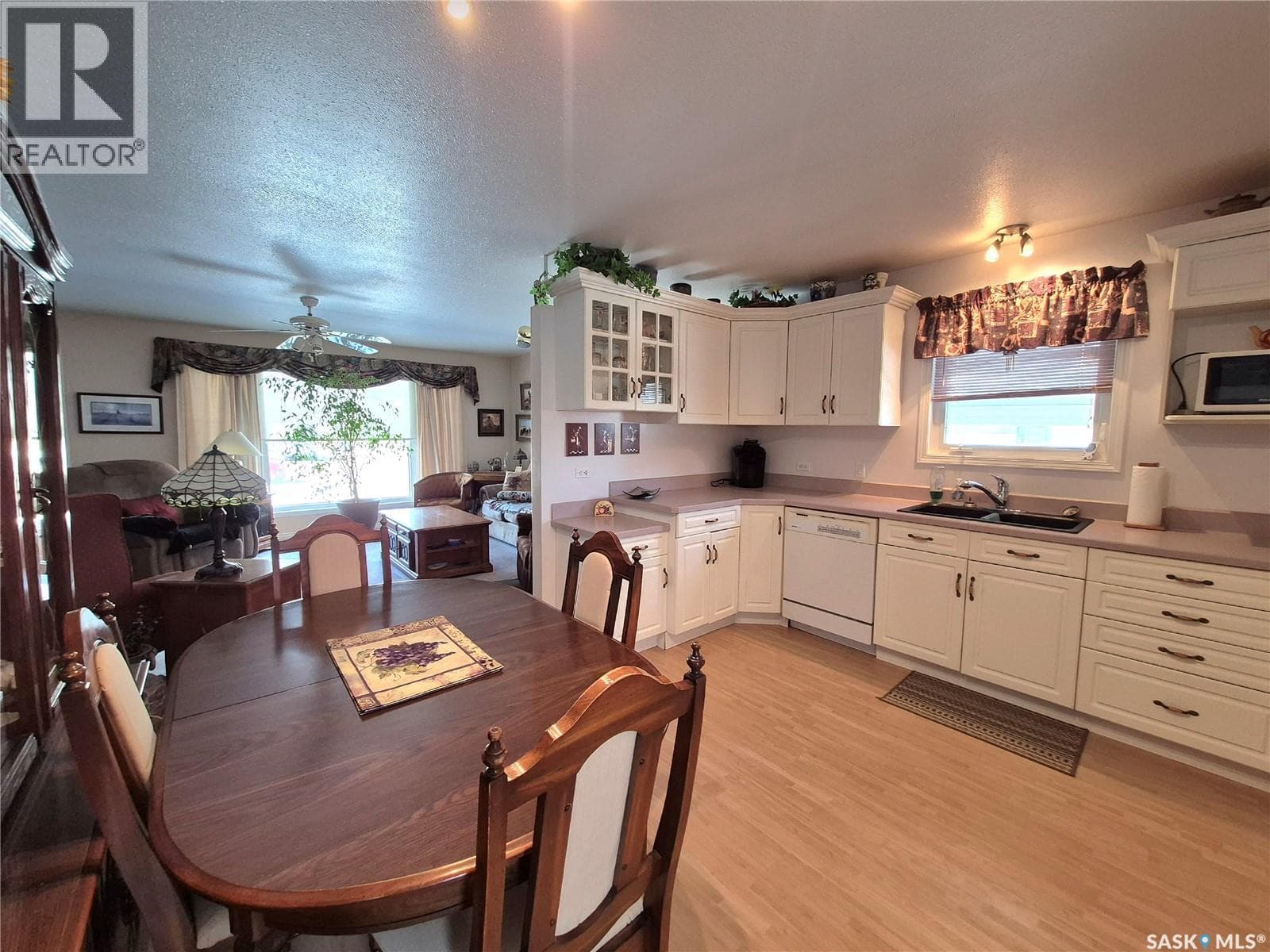 317 2nd STREET W photo 3