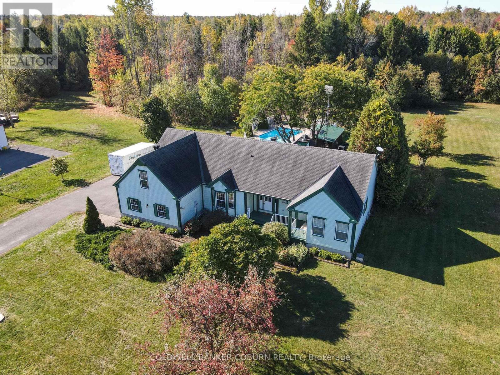 11 KIMBERLY AVENUE photo 4