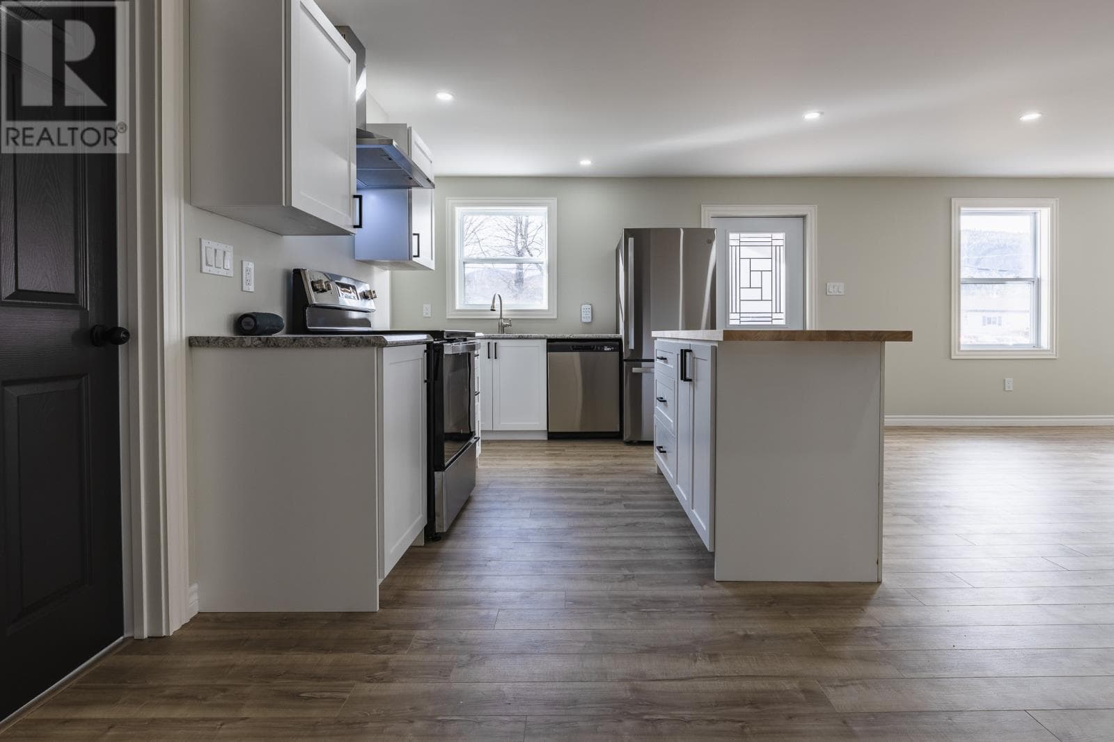 51 Hillview Road photo 4