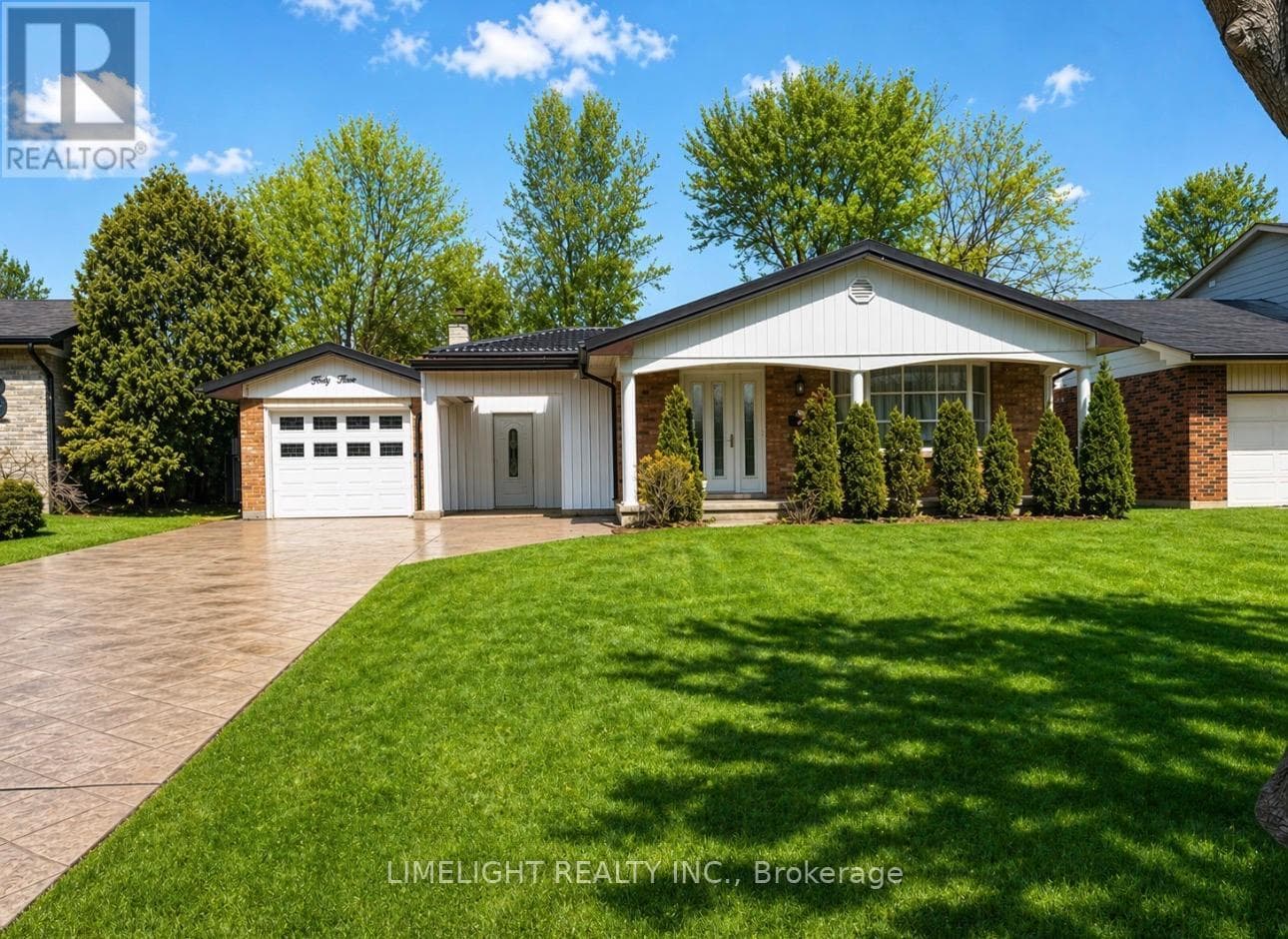 4 bed 3 bath single family at 43 CUMBERLAND CRESCENT — $899,900