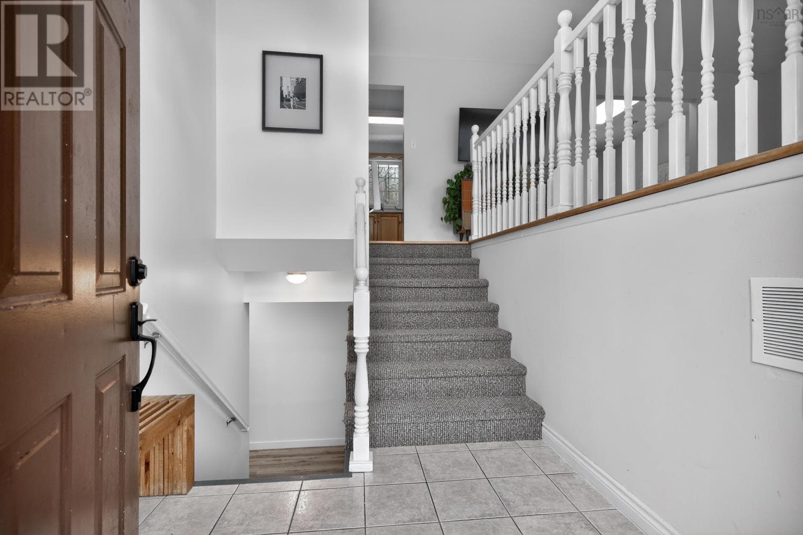 38 Charles Mead Drive photo 5