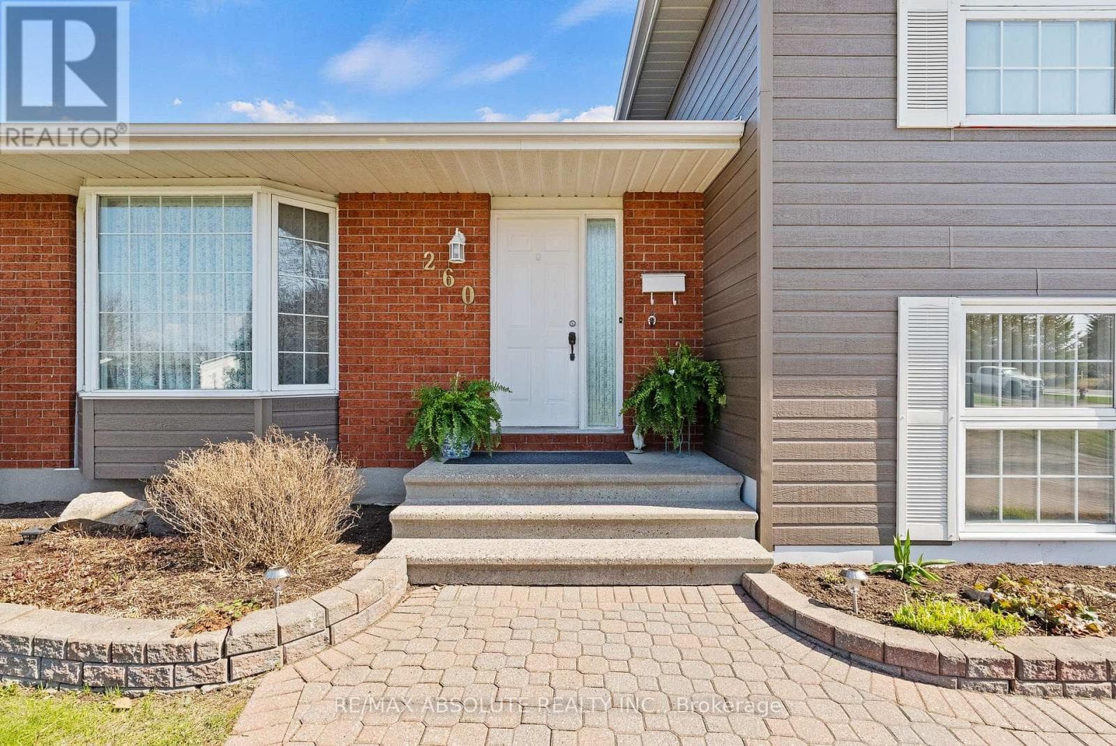 260 ALLAN DRIVE photo 3
