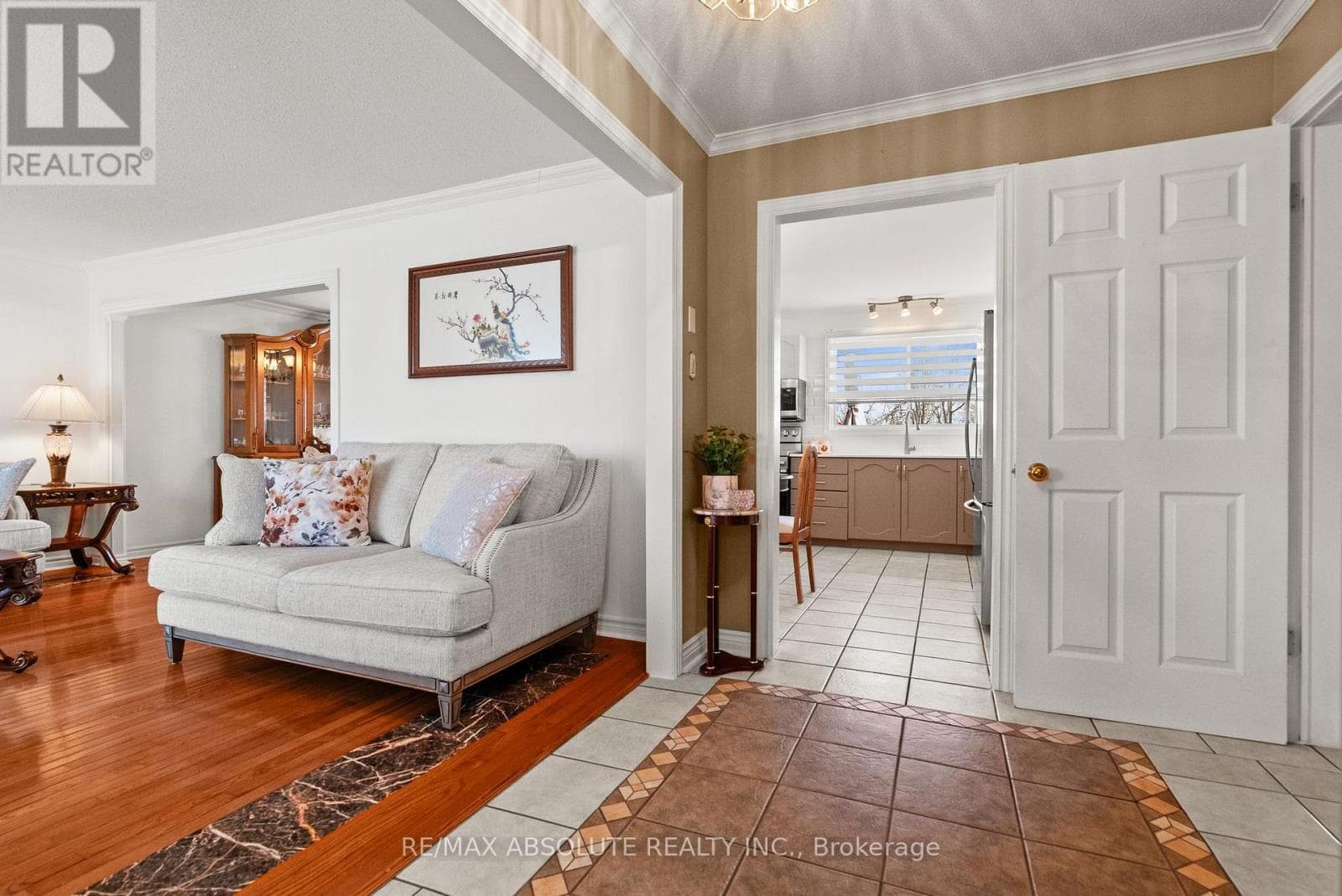 260 ALLAN DRIVE photo 5