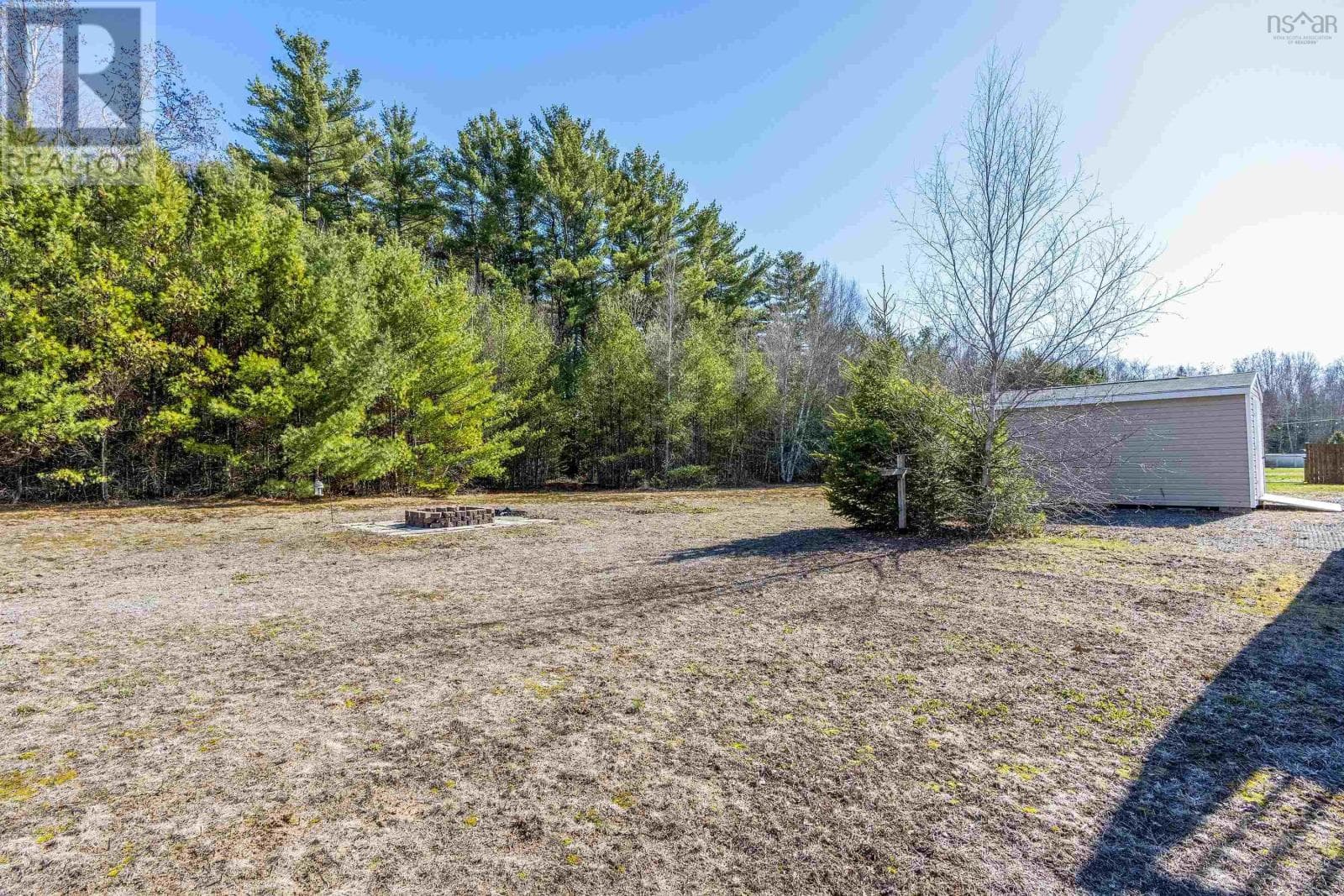10 Cameron Drive photo 4