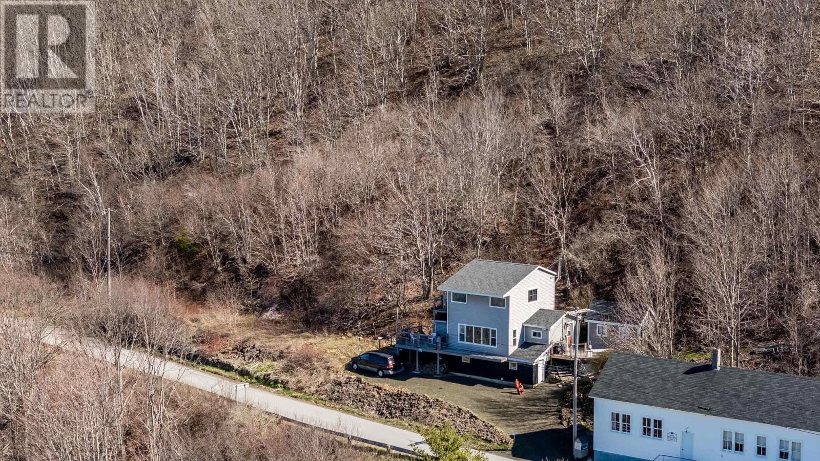 817 Granville Road photo 2