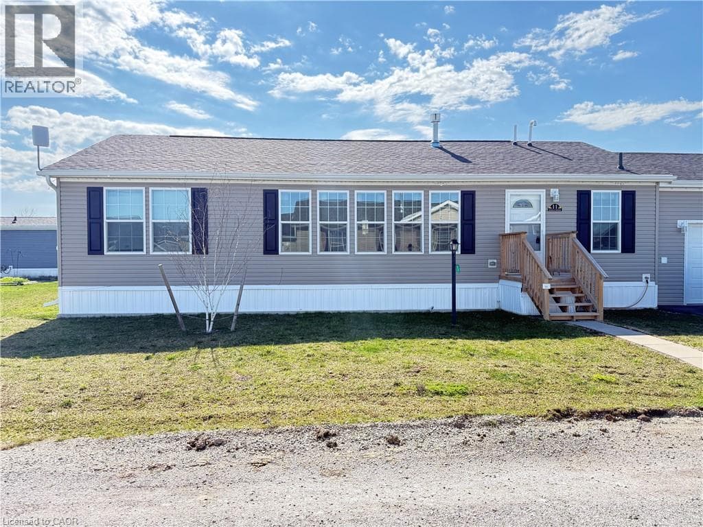 2 bed 2 bath single family at 11 HICKORY HOLLOW — $429,900