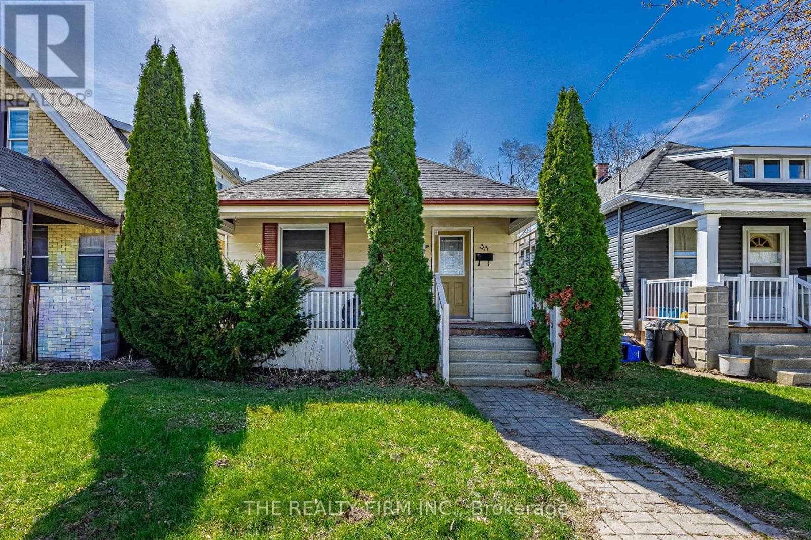 33 TERRENCE STREET photo 2