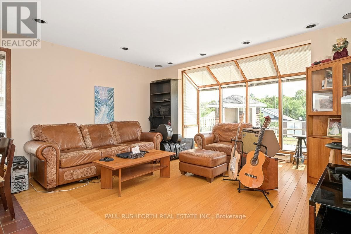235 ELGIN STREET W photo 4