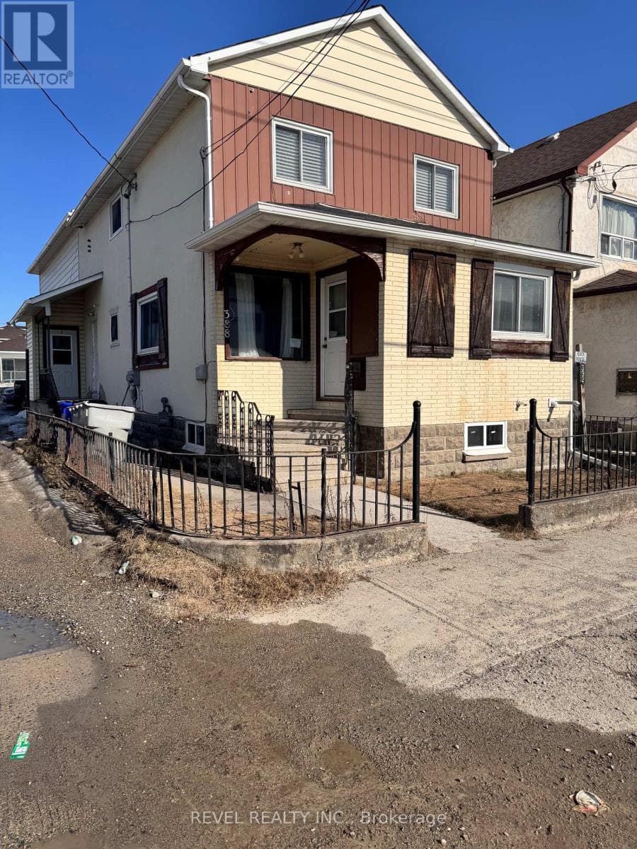 388 PINE STREET S photo 2