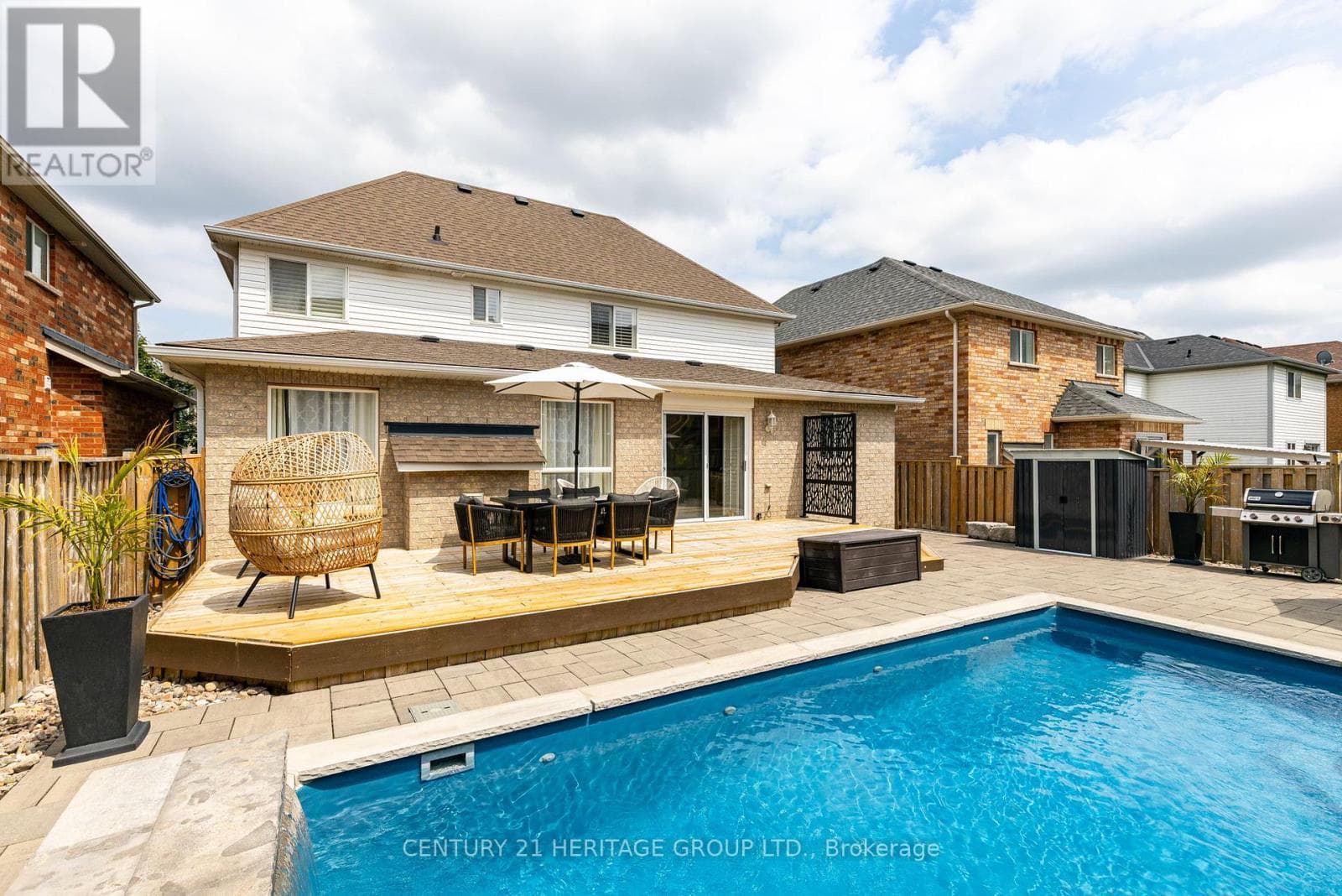 106 LAURENDALE AVENUE photo 2