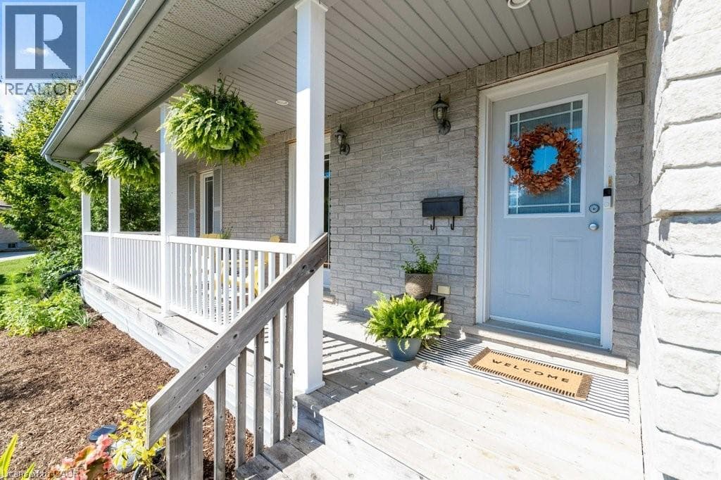395 BELL Street photo 3