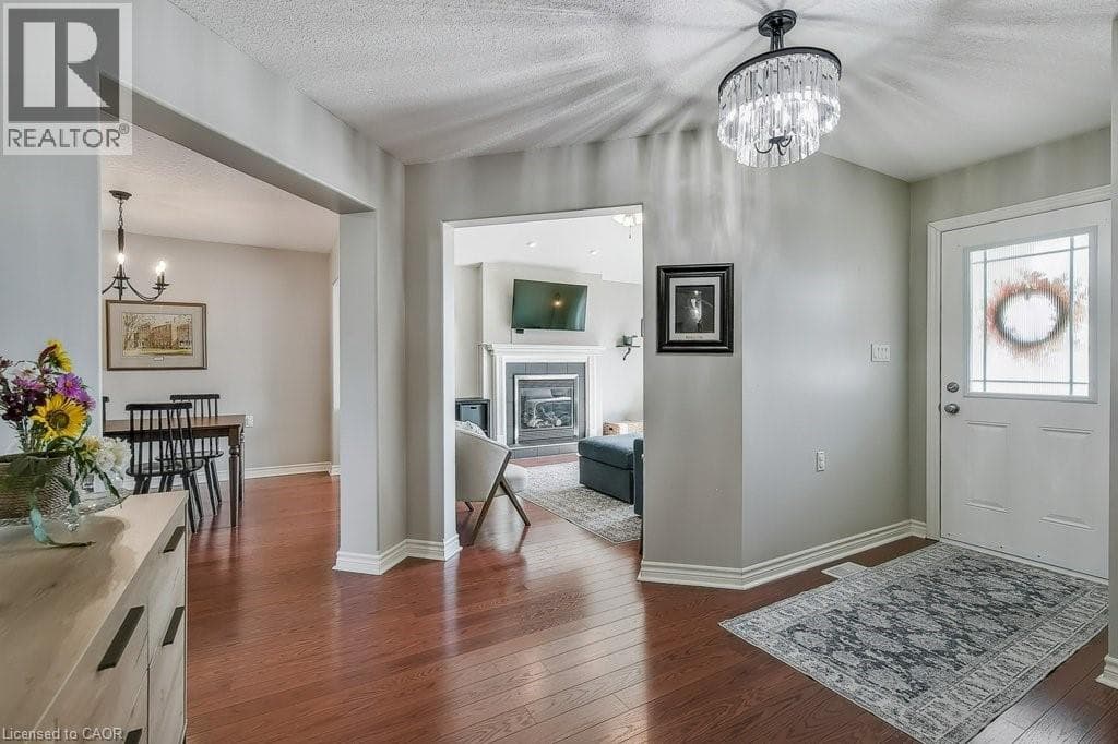395 BELL Street photo 5