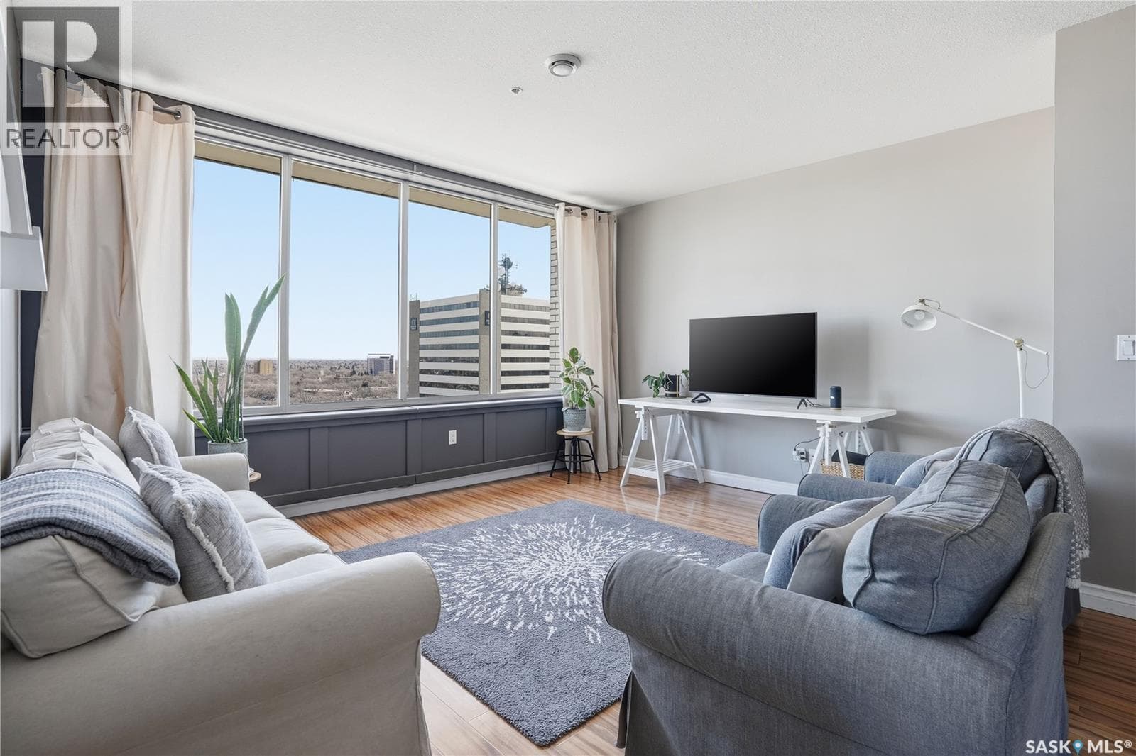 1108 1867 Hamilton STREET — photo 3