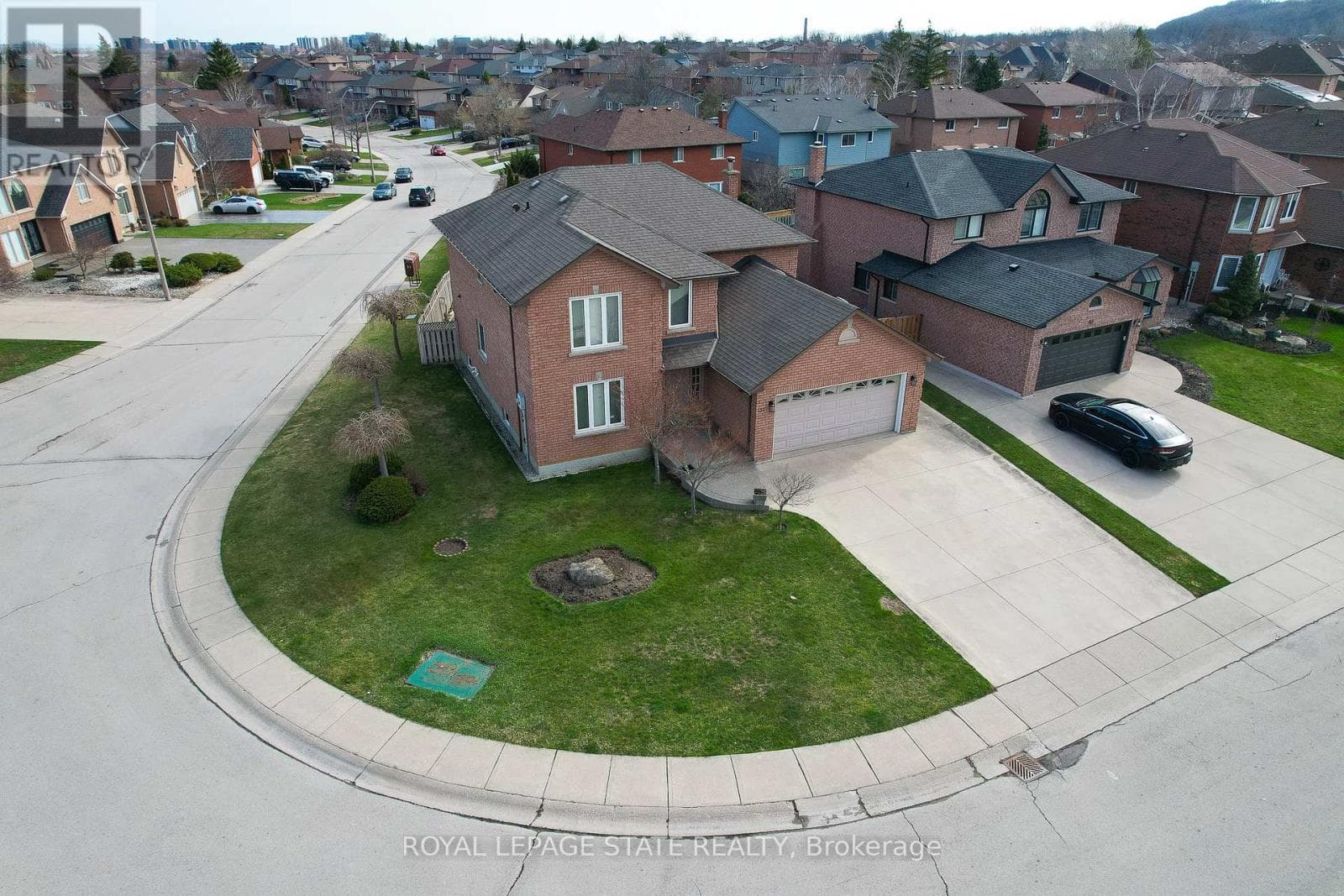 137 NATIONAL DRIVE photo 2