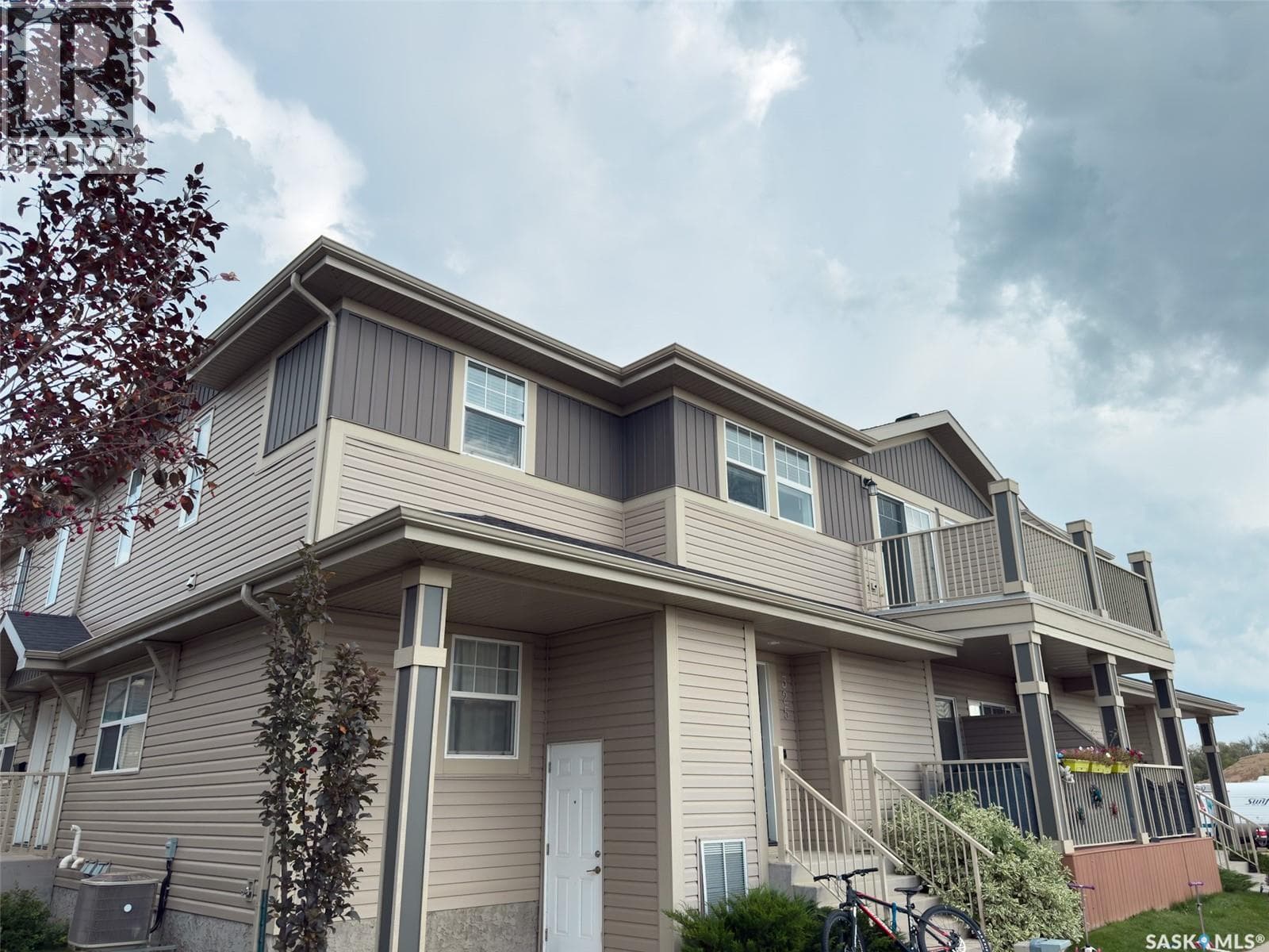 2 bed 1 bath single family at 308 100 Chaparral BOULEVARD — $274,900