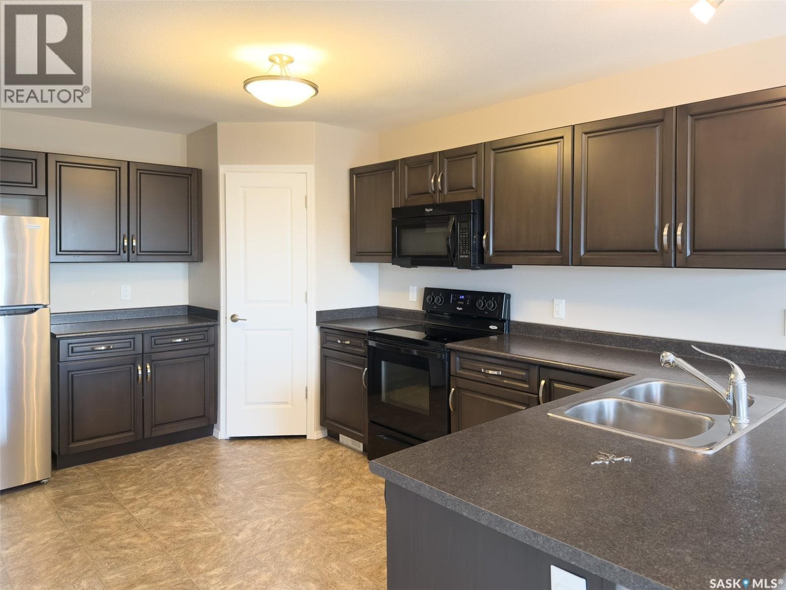 308 100 Chaparral BOULEVARD photo 3