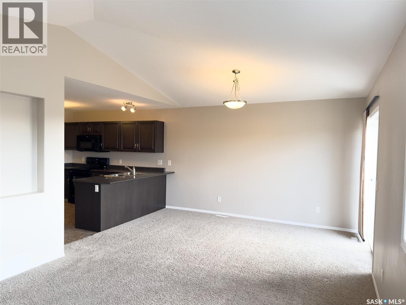 308 100 Chaparral BOULEVARD photo 5