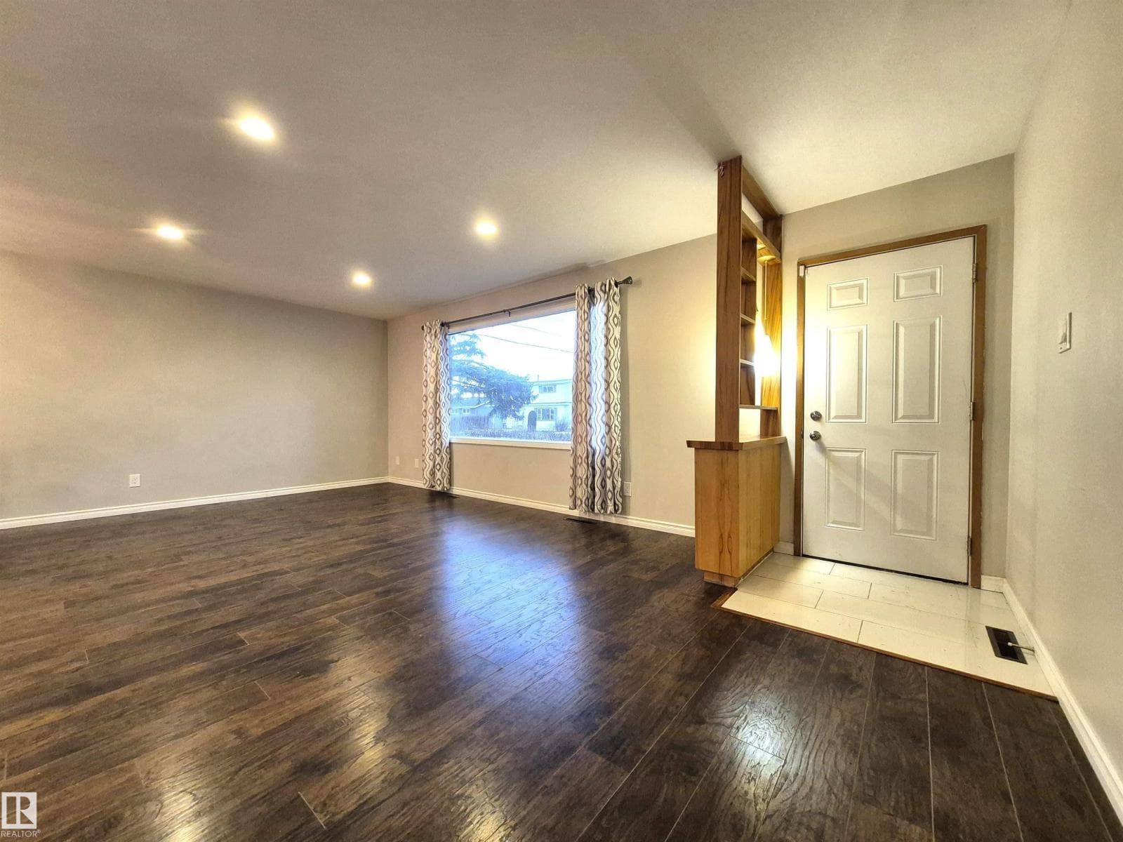 11440 44A AV NW photo 4
